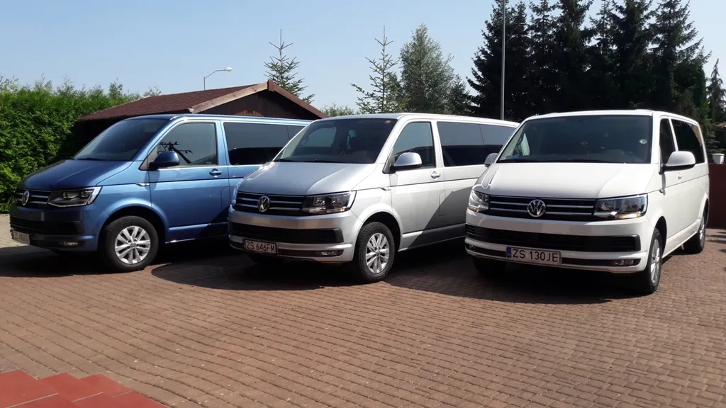 Autokar i flota firmy AR-TOUR, Artur Strzelski, przewozy osobowe, transport osób do Belgii Holandii Niemiec, wynajem mikrobusów, obsługa lotnisk