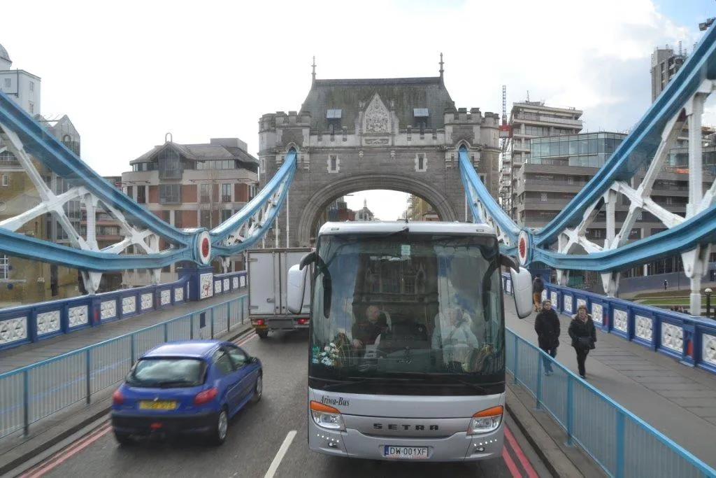Autokar i flota firmy ARIWA-BUS - Wynajem autokarów Wrocław