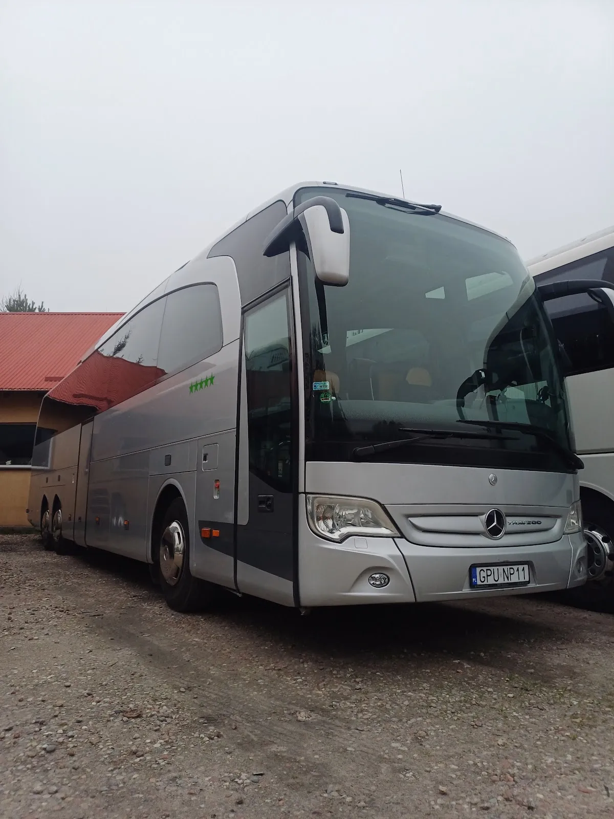 Autokar i flota firmy Bustravel24 - Przewozy autokarowe, wynajem autokarów, przewóz osób, transfery lotniskowe - Autokary Gdańsk, Trójmiasto