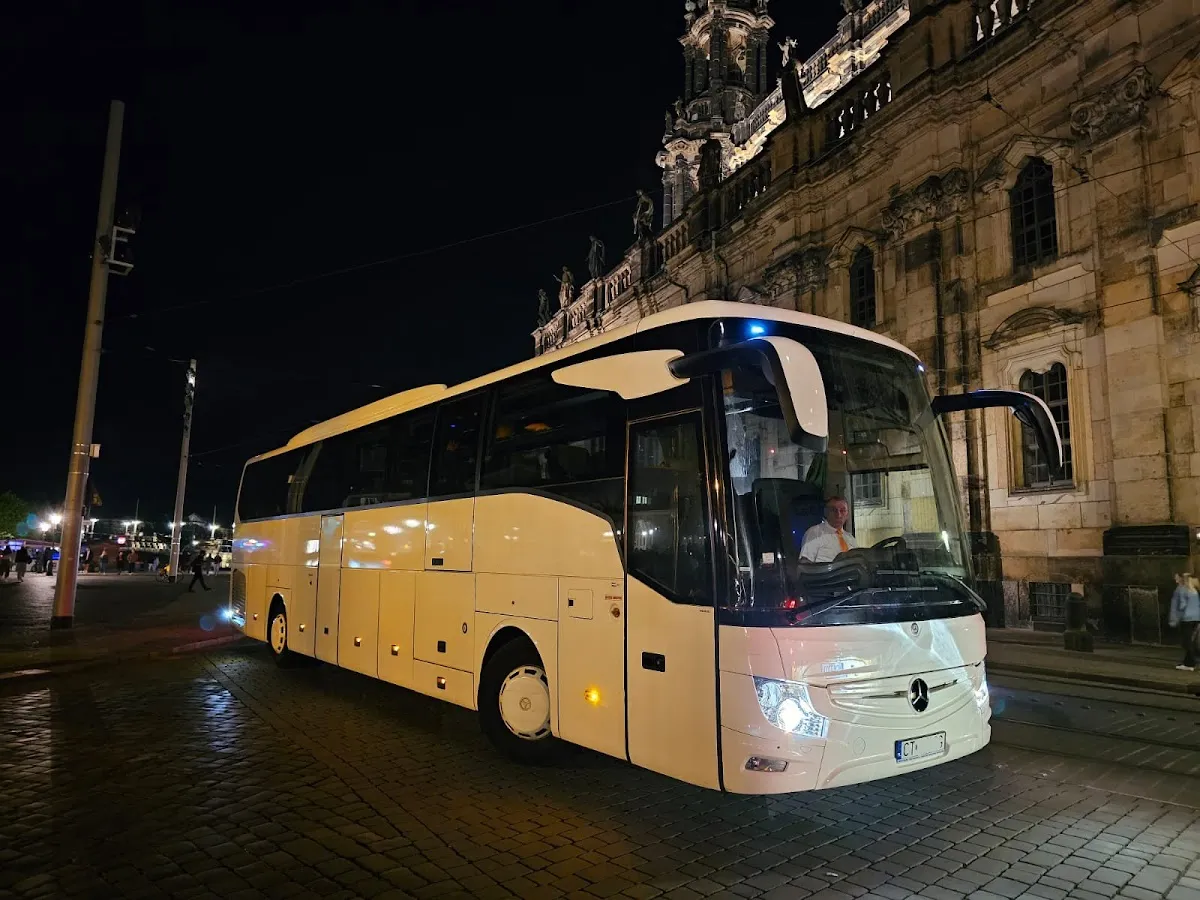 Autokar i flota firmy Bydgoski Bus - wynajem autokarów