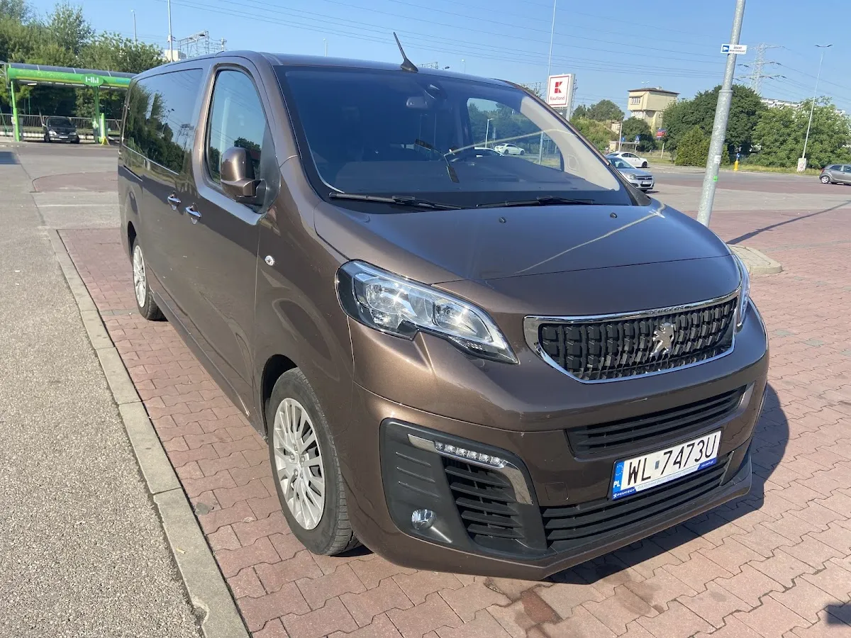 Autokar i flota firmy COOLASBUS - Wynajem Busów, Usługi Transportowe