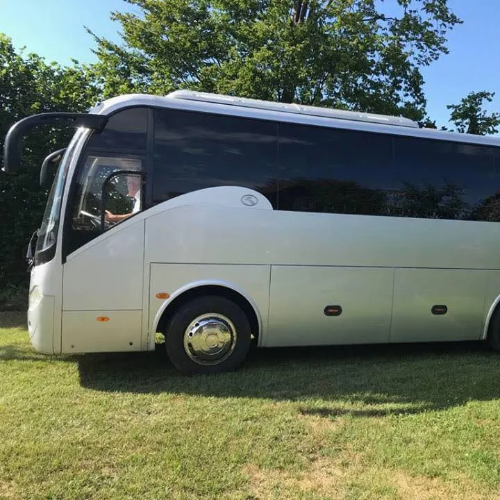 Autokar i flota firmy Dario Bus. Przewóz osób