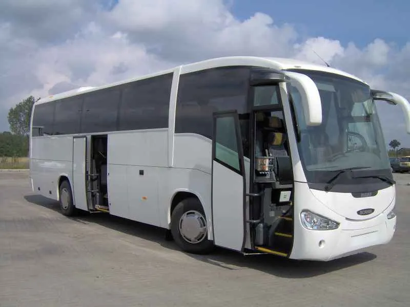 Autokar i flota firmy DROLOFF przewozy autokarowe