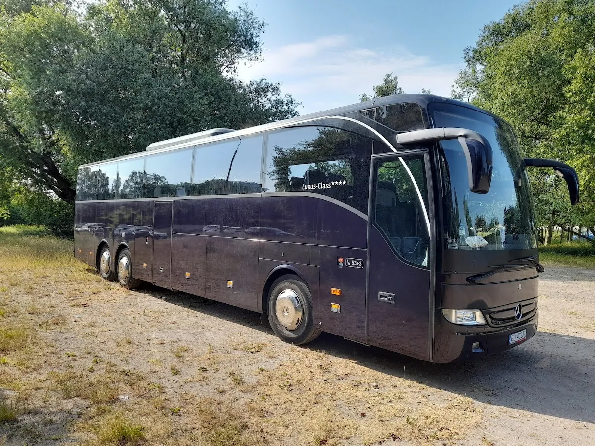 Autokar i flota firmy Legion Paweł Rachoń