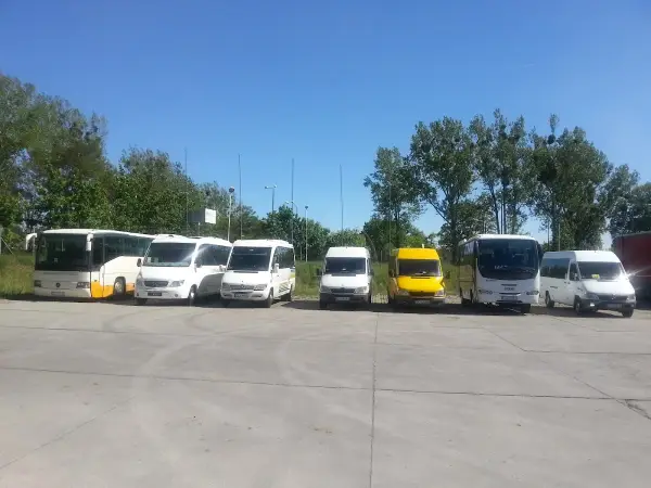 Biuro Podróży || Autobusy, Busy Wynajem | Przewóz pracowników