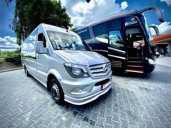 Dąb-tour Wynajem Autokarów