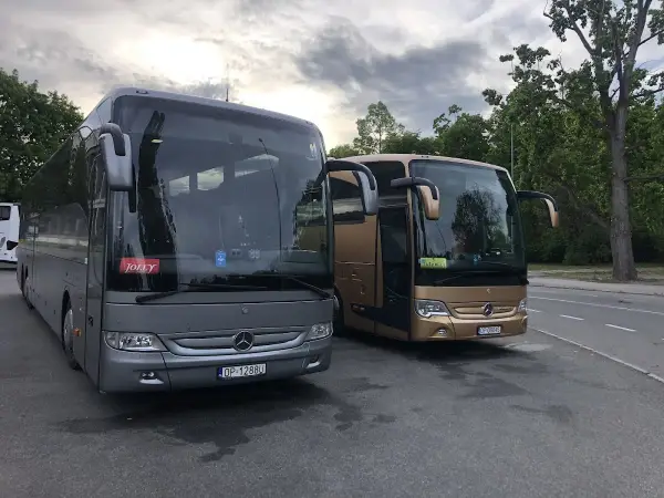 Autokar i flota firmy M-Car Przewóz osób, wynajem autokarów, wynajem samochodów