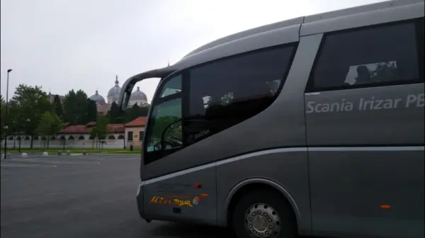 Misztour. Usługi przewozowe, osobowe i towarowe. Misztal S.