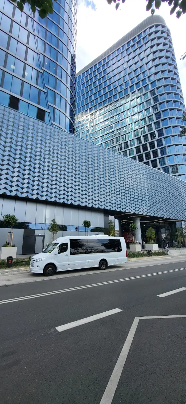 NOVA-TRAVEL przewóz osób, przewozy pracownicze, wynajem busa