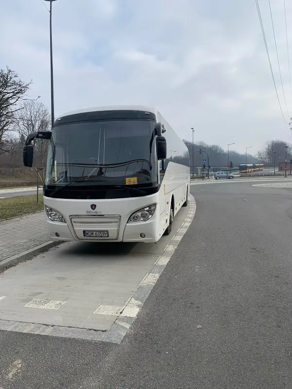 Transport Osobowy Jacek Fiuk, Wynajem Autobusów, Autokarów i Busów.