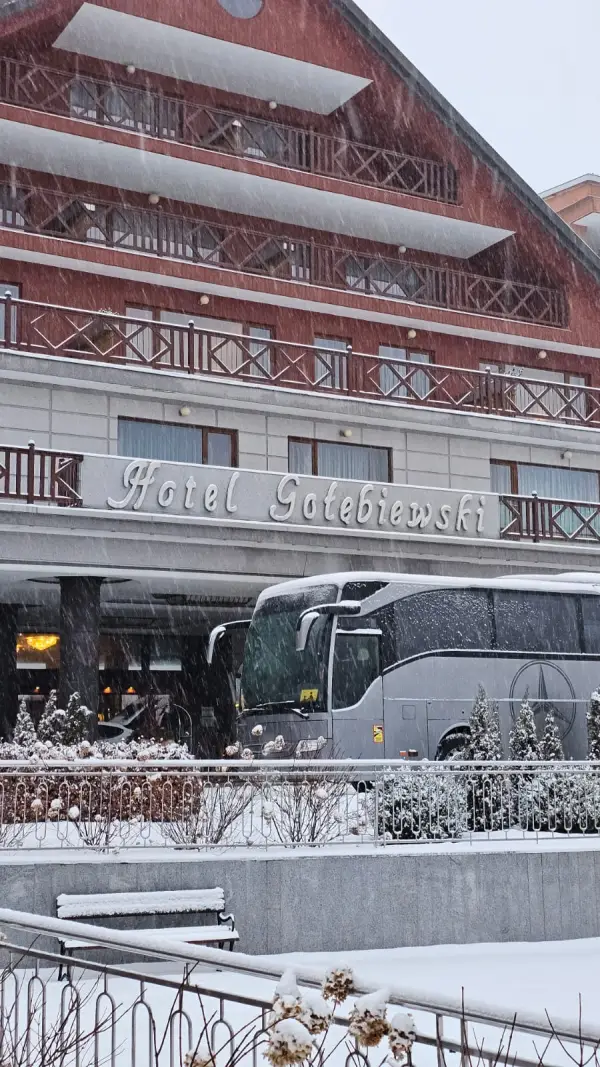 Wynajem autokarów, przewozy autokarowe Warszawa wynajmij-autokar.pl