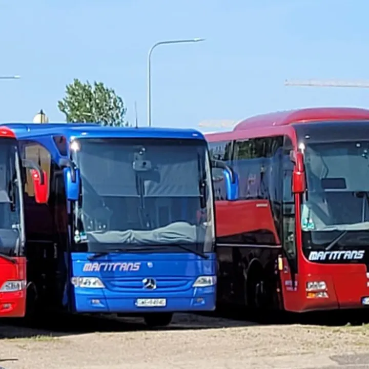 Autokar i flota firmy Maritrans - Przewozy autokarowe, wynajem autokarów i busów.
