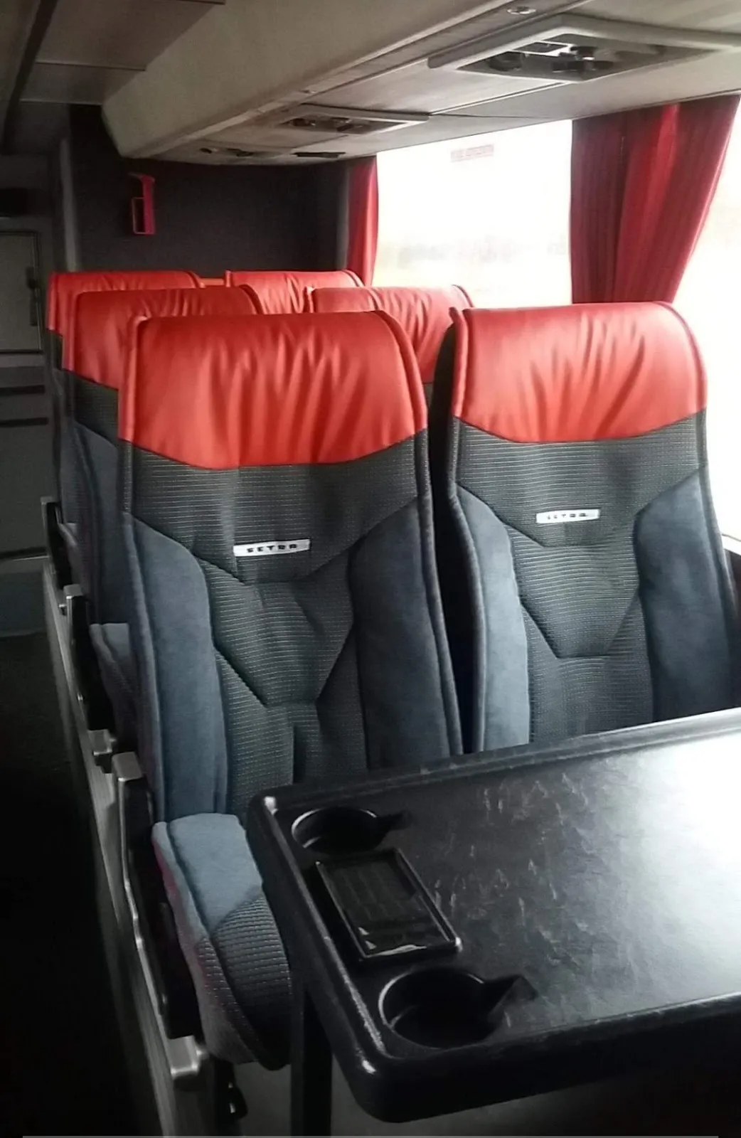 Autokar i flota firmy MARKO TRANS przewozy osób, wynajem autokarów, transport gości, autokary, wesela, autokar