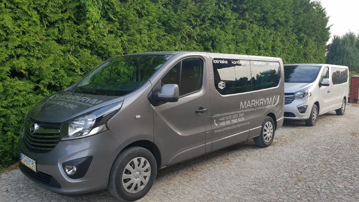 Autokar i flota firmy MARKRYM tani przewóz osób, wynajem busów