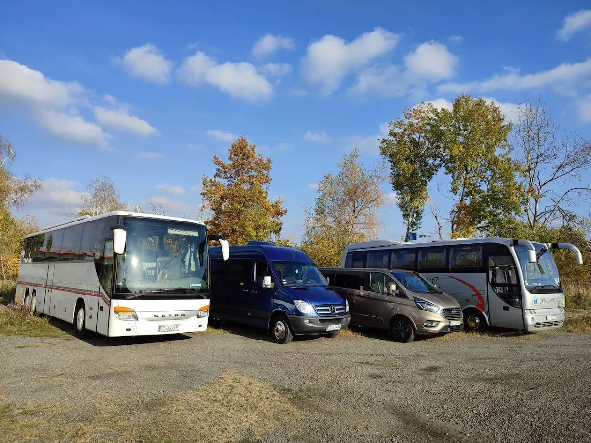 Autokar i flota firmy MICHTUR Wynajem Autobusów i Busów