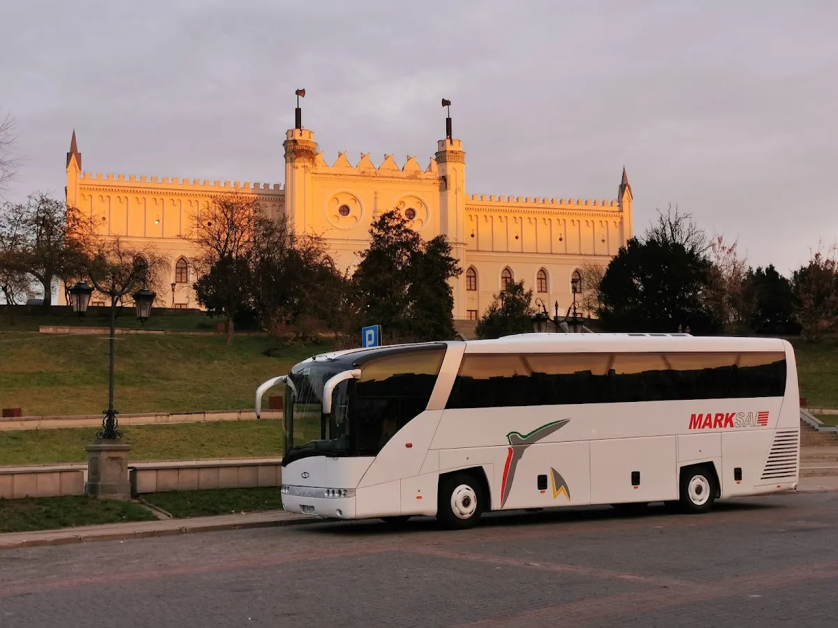 Autokar i flota firmy Przedsiębiorstwo Przewozów Osobowych "MARKSAL" Marek Salomoński