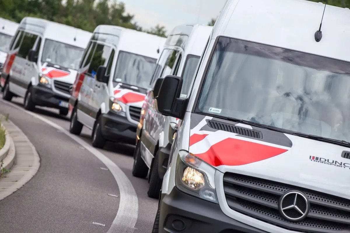 Autokar i flota firmy Przewóz osób i towarów Duńczyk Tomasz Polesiński