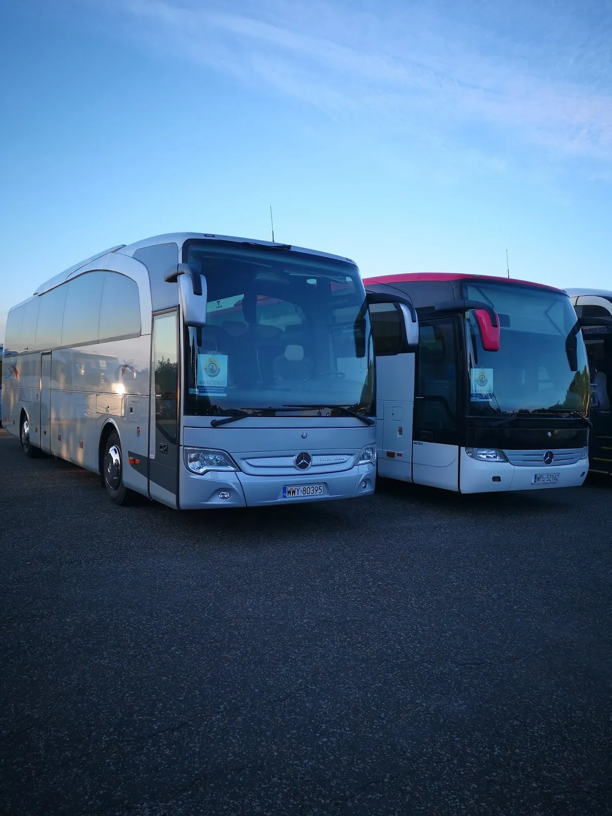 Autokar i flota firmy TOMBUS | Autokary Przewozy autokarowe | Autobusy turystyczne | Tomasz Bąbała