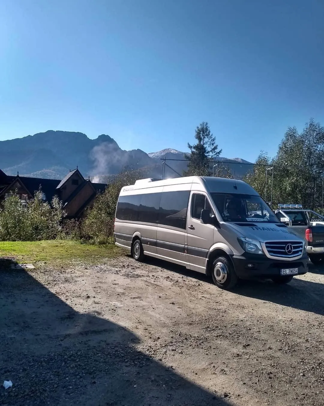 Autokar i flota firmy Trans-Bus. Wynajem mikrobusów