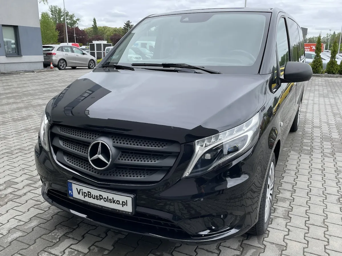 Autokar i flota firmy VIP BUS Polska • Wynajem busów osobowych