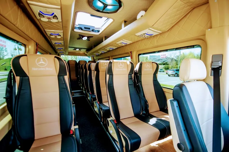 Autokar i flota firmy VoyageRR Radosław Rodkiewicz