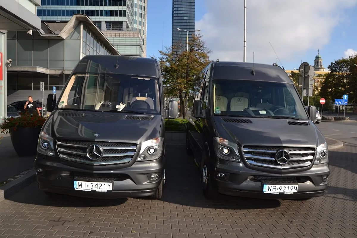 Autokar i flota firmy WarsawBusTravel.pl Sp. z o.o.