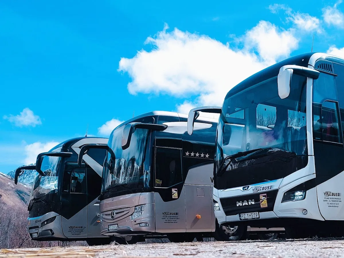 Autokar i flota firmy Wiraż-Bus - Wynajem Luksusowych Autokarów