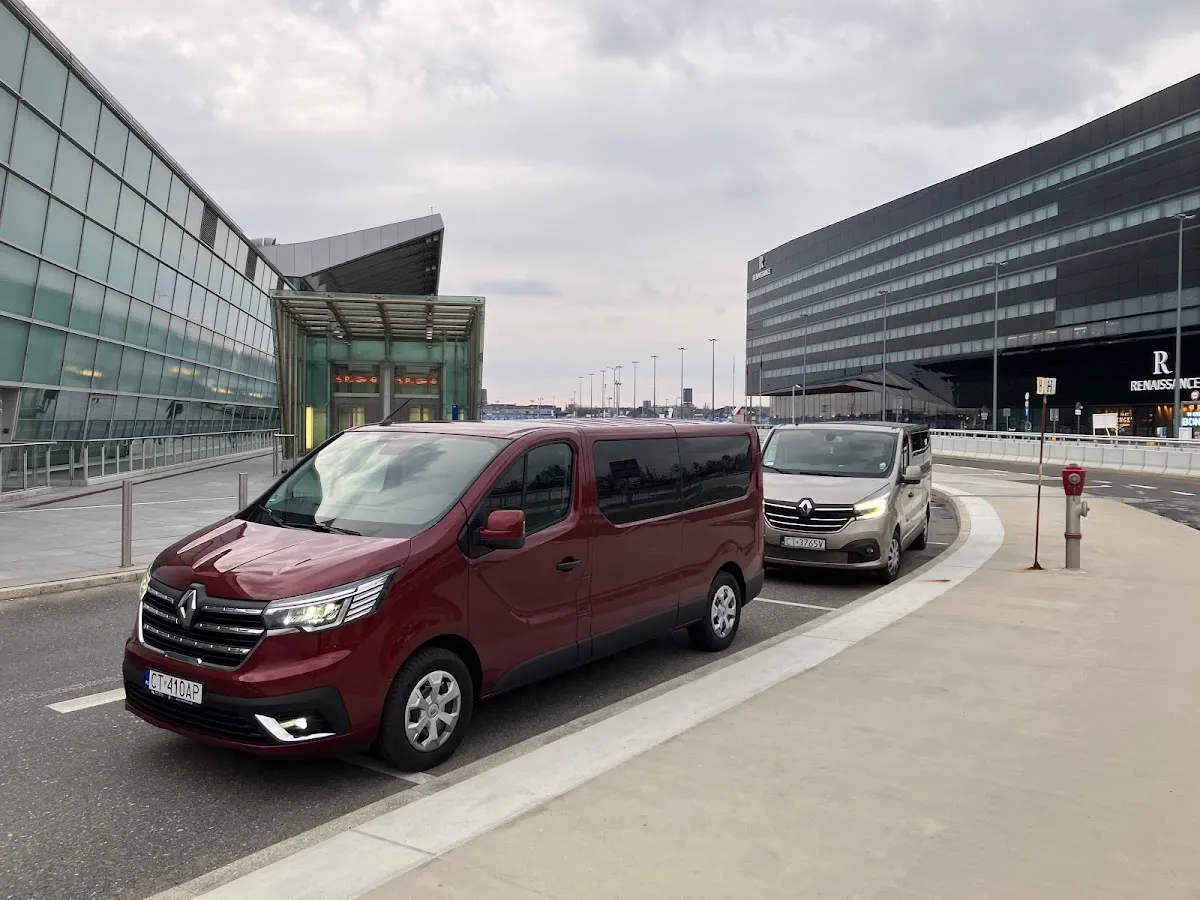 Autokar i flota firmy Wojażer