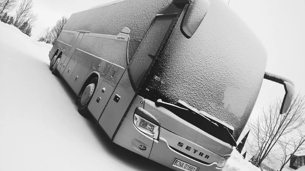 Autokar i flota firmy Wynajem Autokarów i Busów PTH 4SPRINT Karol Bala