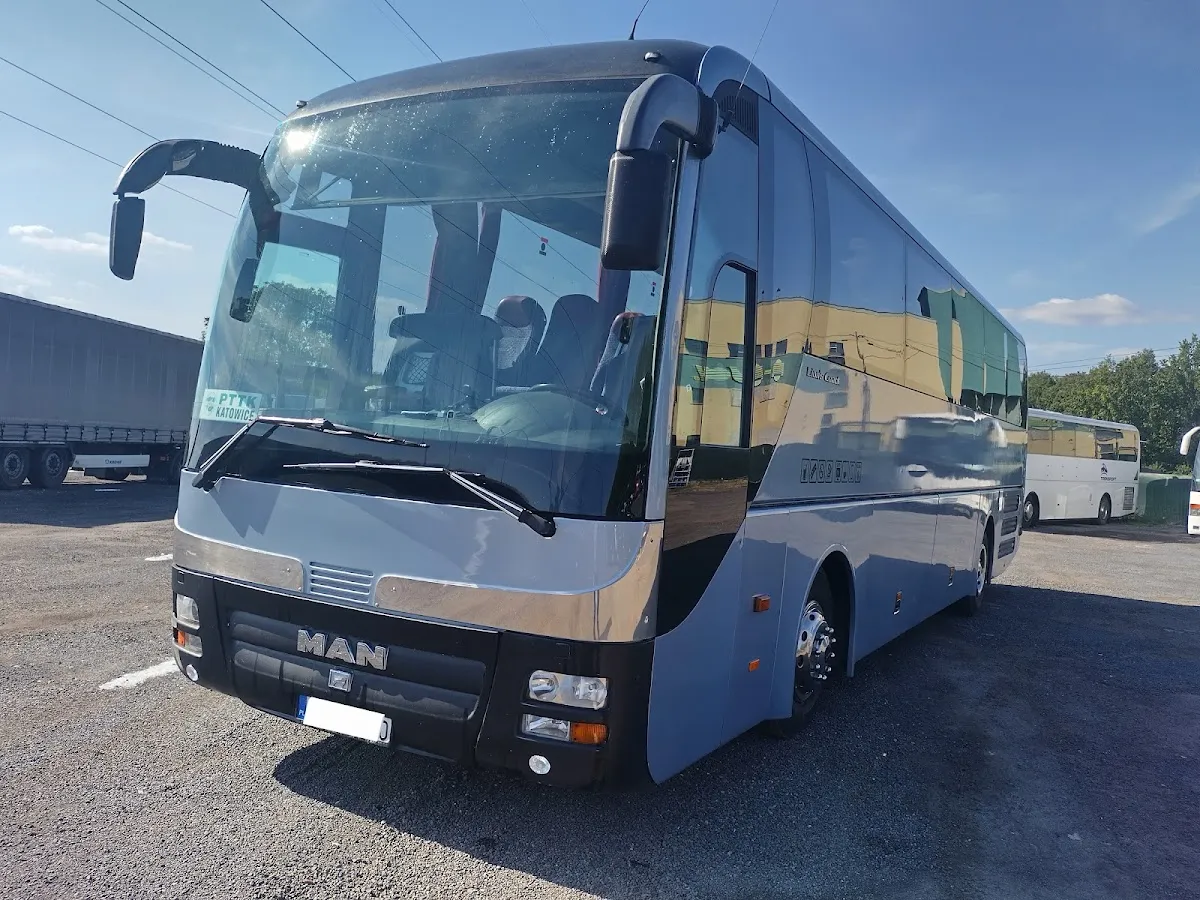 Autokar i flota firmy Wynajem autokarów