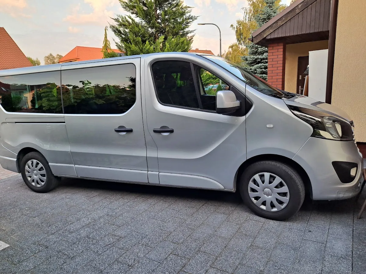 Autokar i flota firmy Wynajem busów osobowych